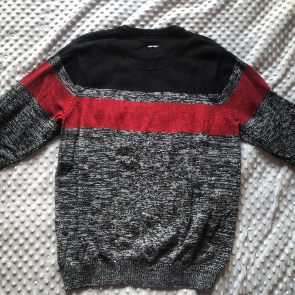 Point Zero Sweater - Picture 2 of 4